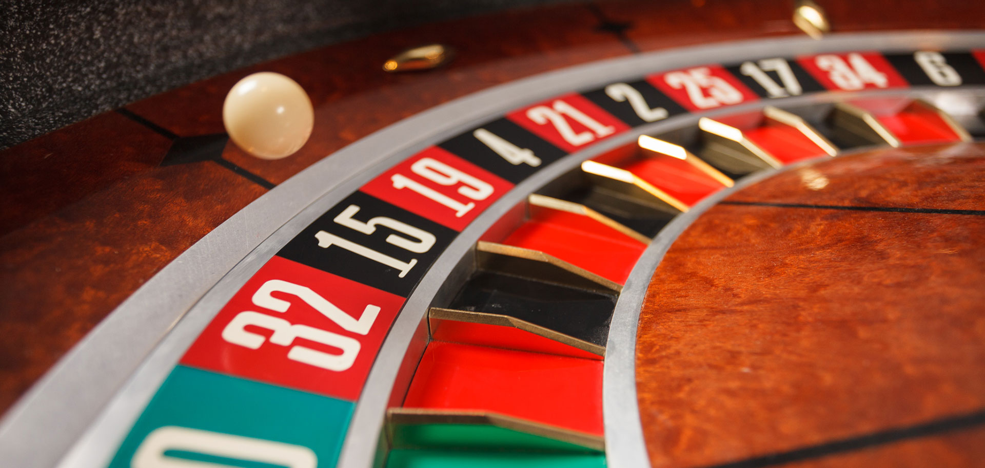 Get The Complete Guidance And Strategies For Playing Roulette!